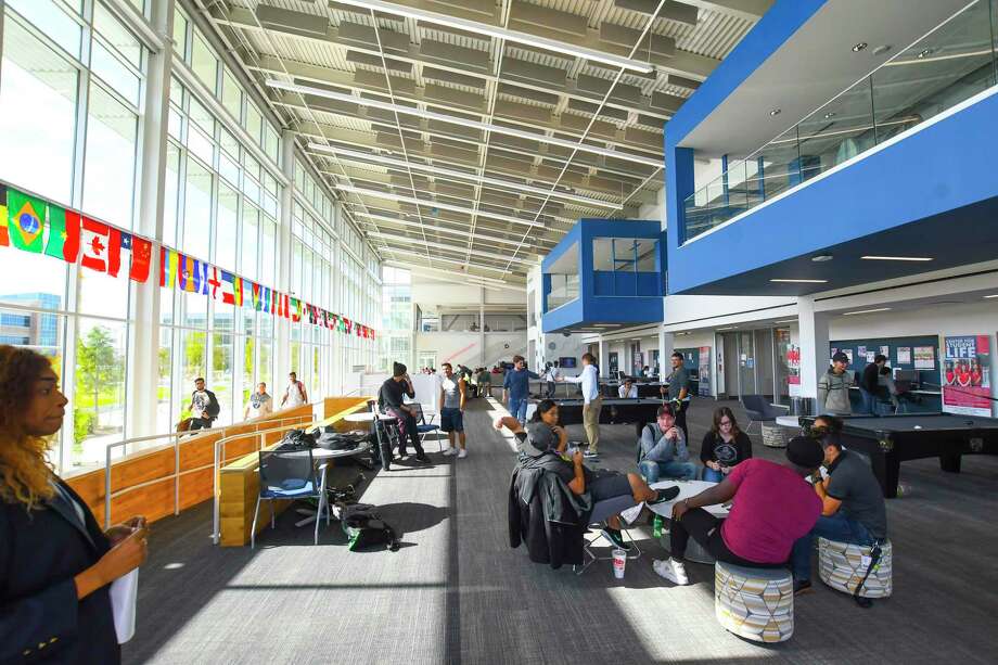 Lone Star CollegeCyFair campus opens new 26.6 academic center