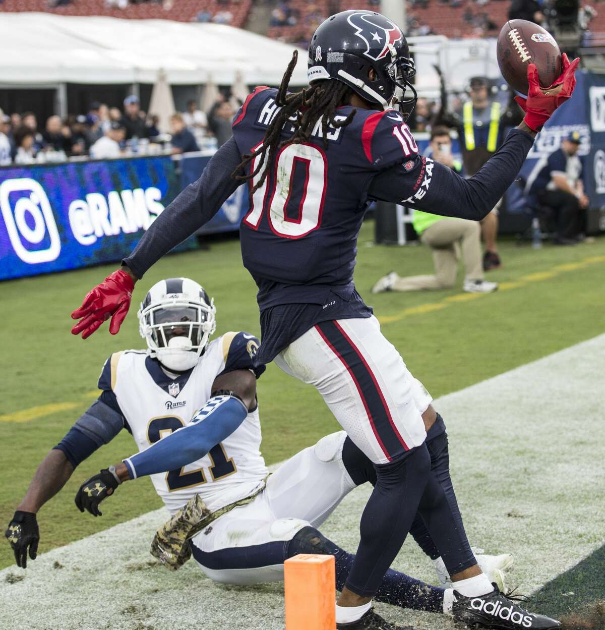 Photos: Los Angeles Rams beat Houston Texans 33-7 – Daily News