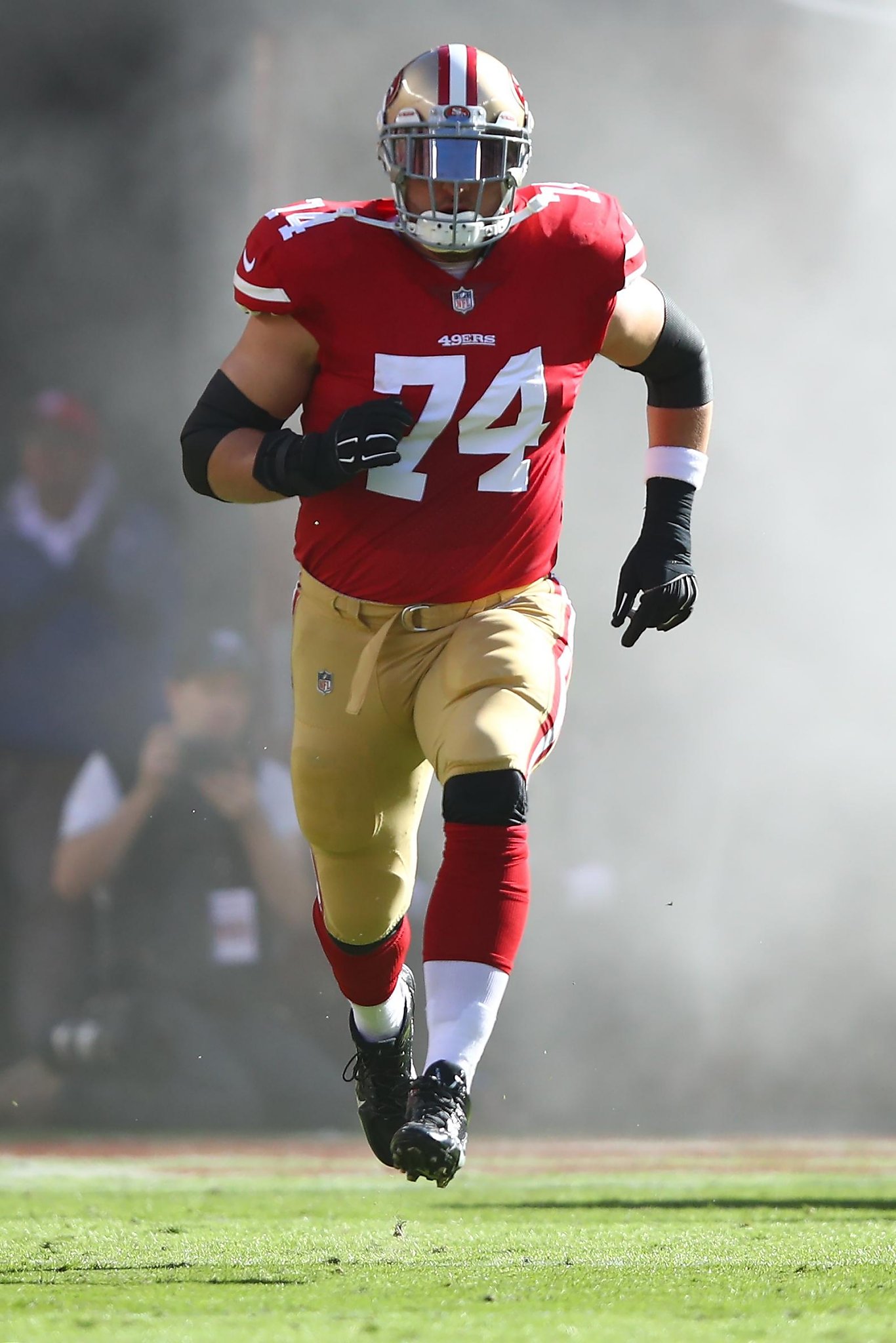 Joe Staley injury: 49ers LT leaves game with concussion 