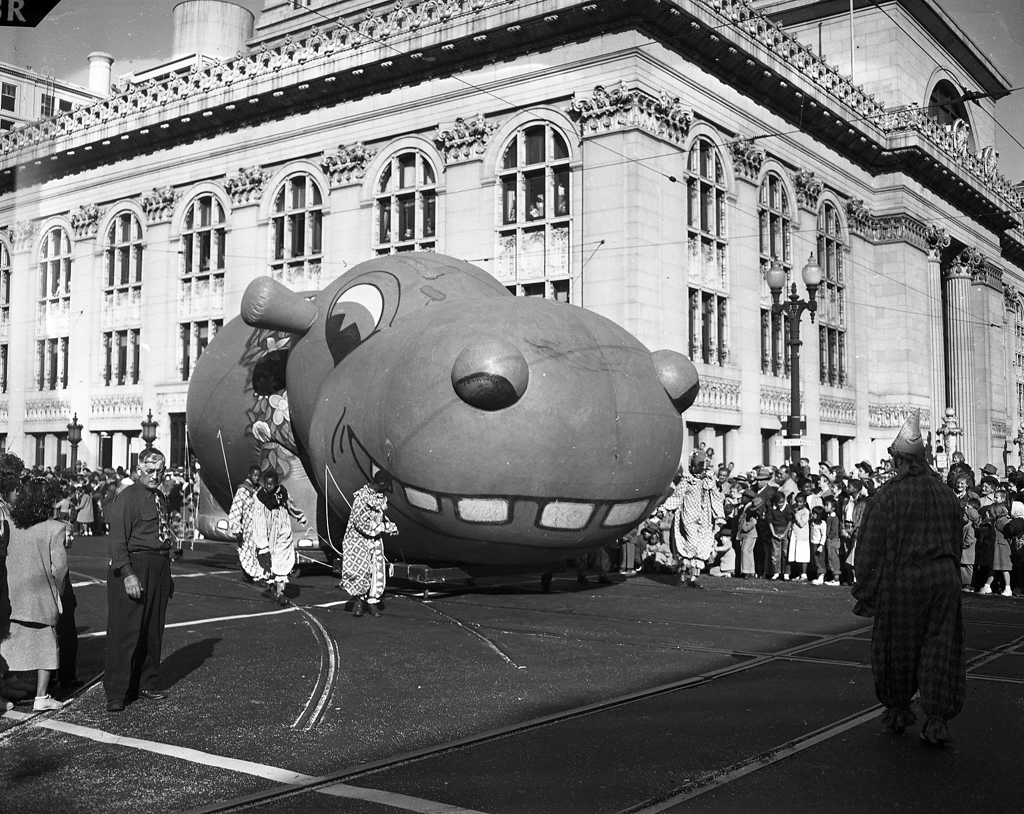 The Oakland holiday balloon parade that drew 300,000 people to the city