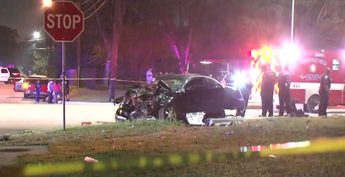 One person was killed late Tuesday after a car crash in north Houston. (Metro Video)