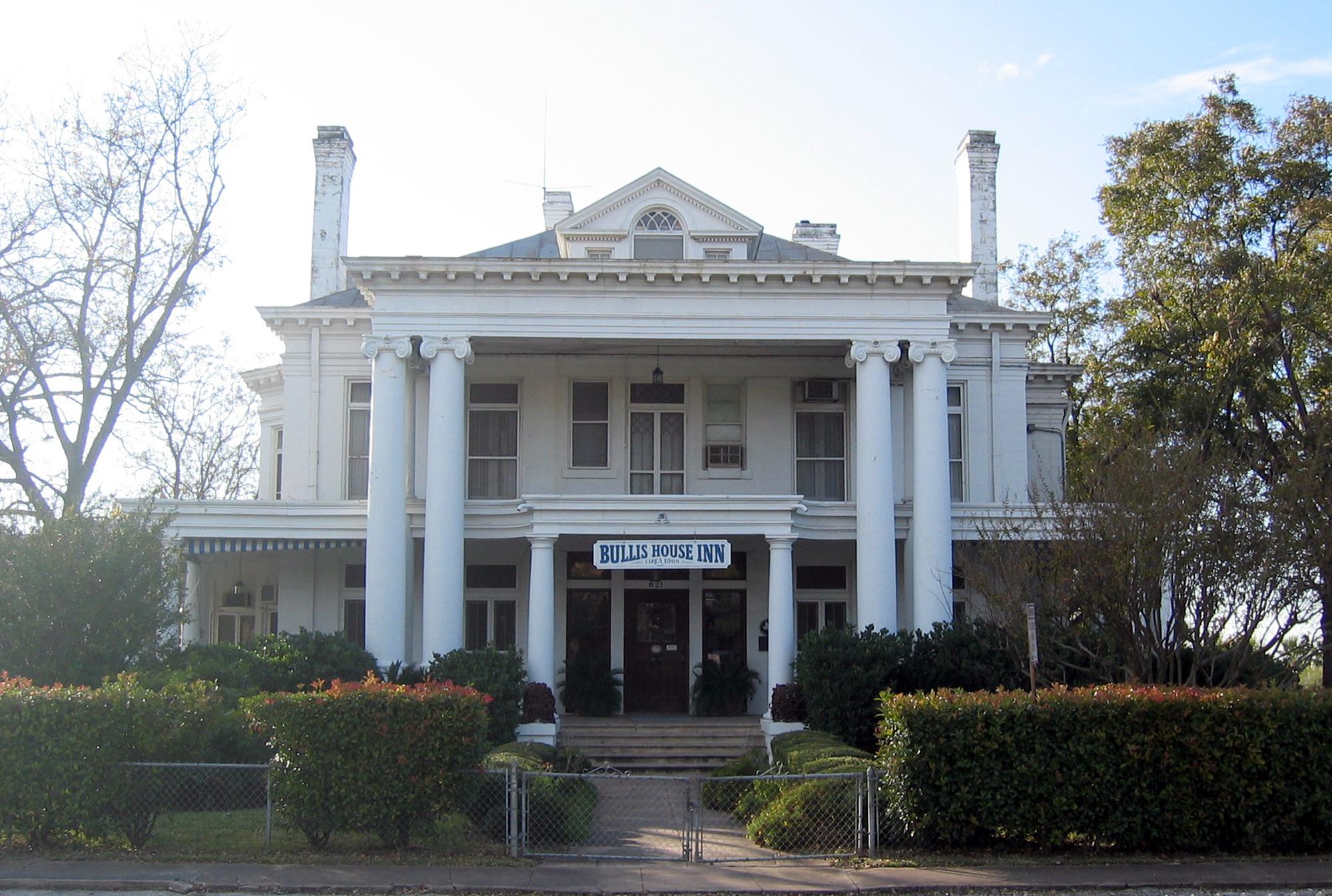 Hardworking turn of the century San Antonio builder had high society