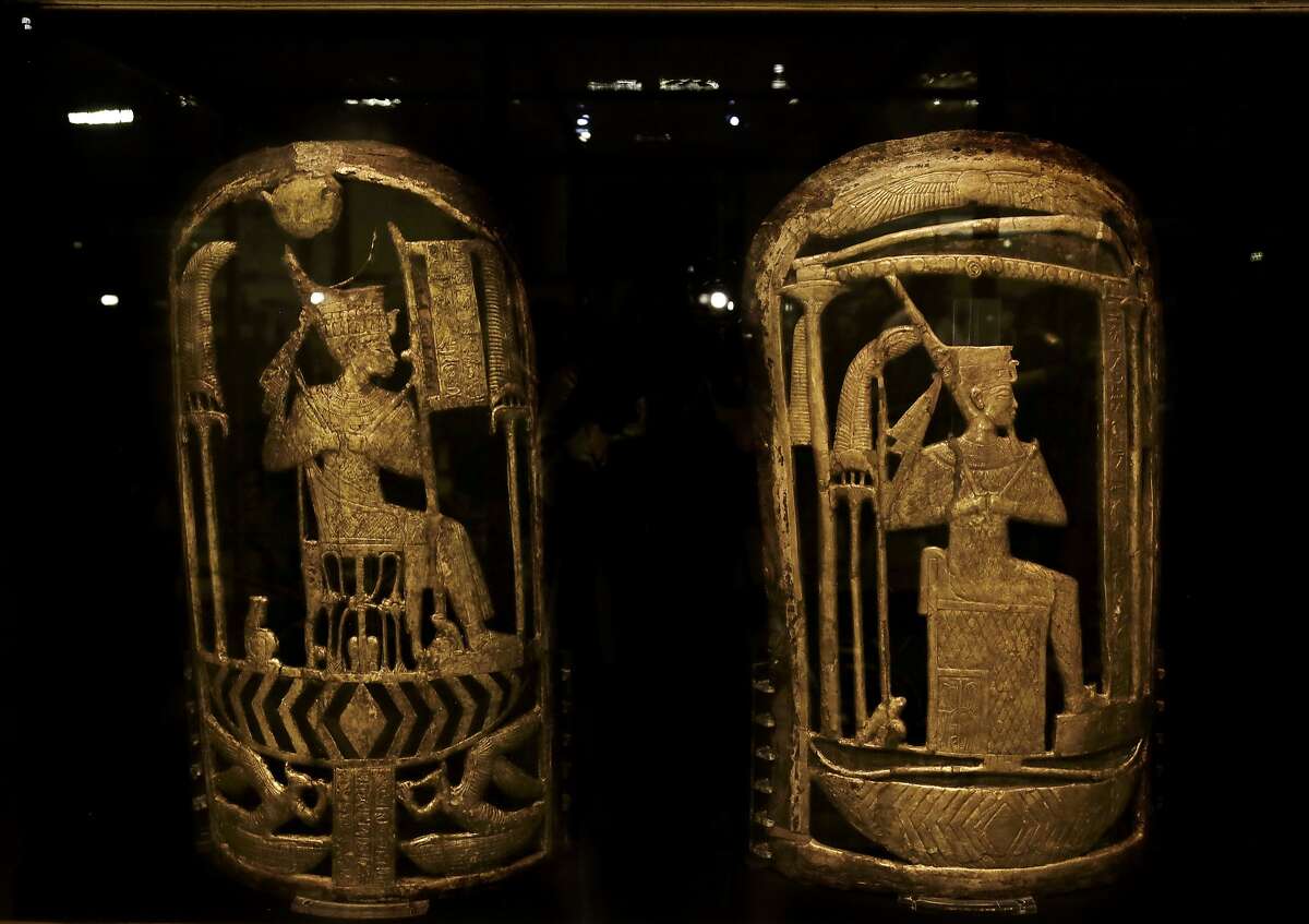 Egypt displays previously unseen King Tut artifacts