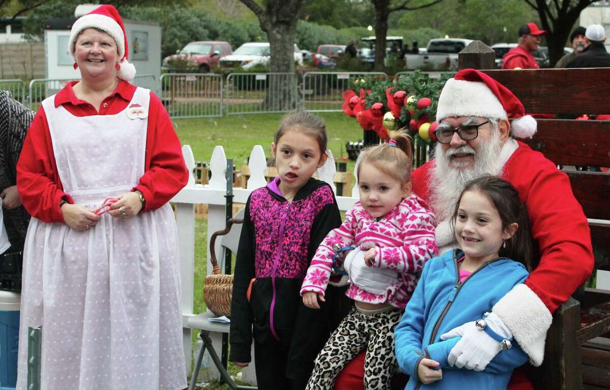 Friendswood residents have choice of local holiday events