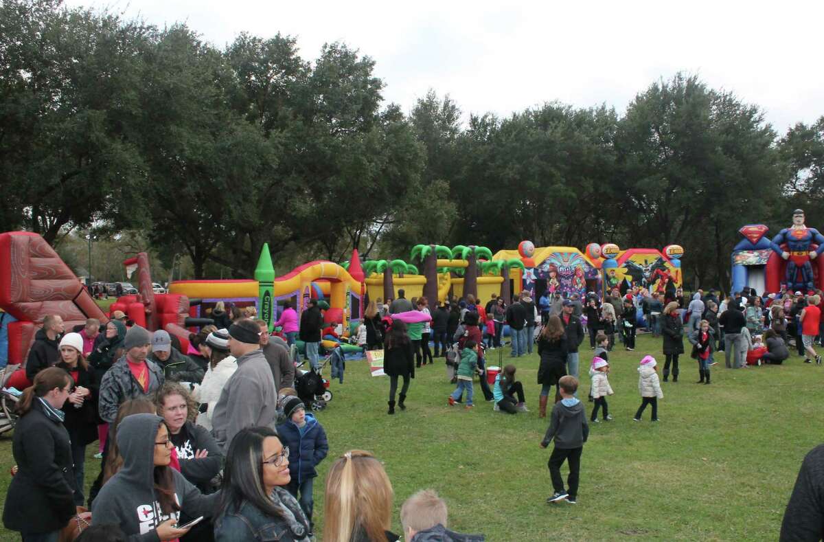 Friendswood residents have choice of local holiday events