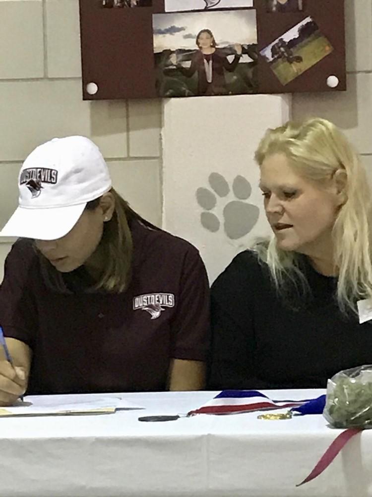Dustdevil golf adds two in early signing period