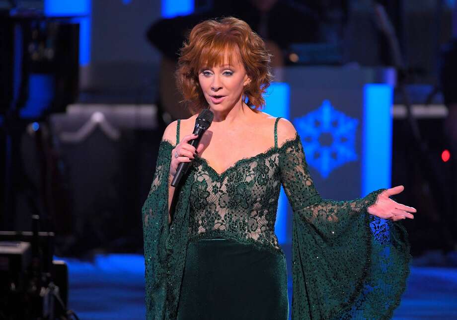 Reba McEntire hosts CMA Country Christmas - Houston Chronicle