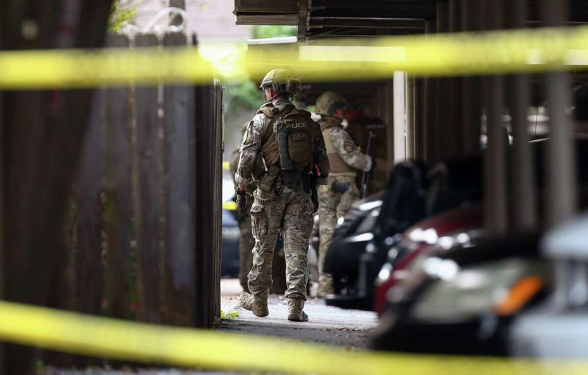Houston Police SWAT members responded to a call at an apartment complex at 8963 South Gessner Rd. Thursday morning.