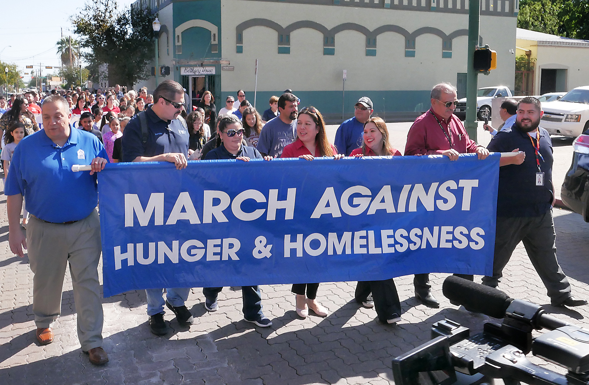 Walk through Laredo raises awareness for hunger, homelessness