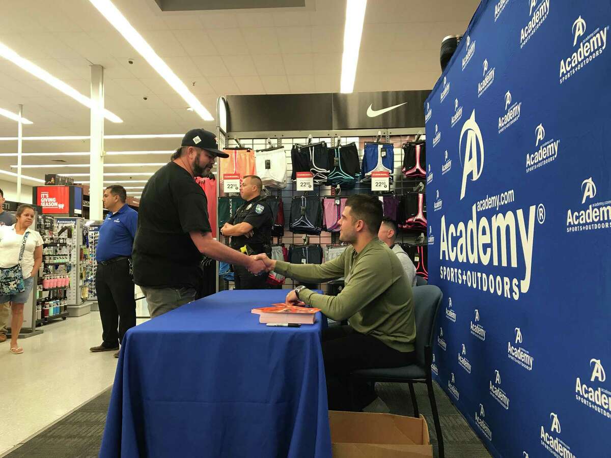 Astros stars to sign autographs at Academy stores