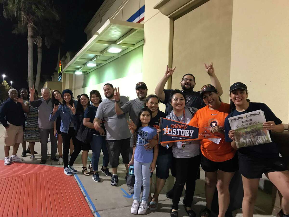 Astros fans show up en masse to greet Lance McCullers Jr. in Pearland