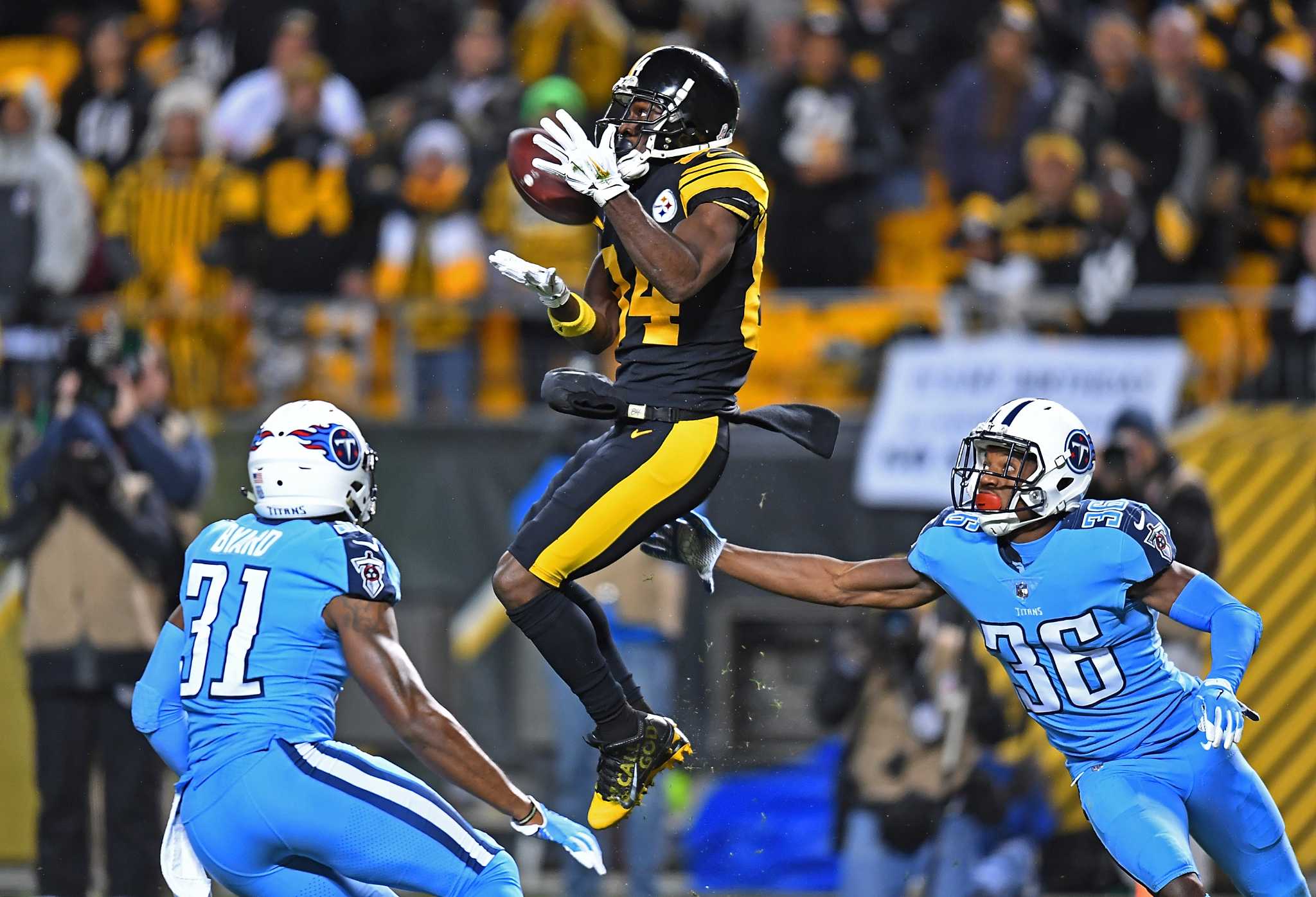 Pittsburgh Steelers wide receiver Antonio Brown (84) runs off the field  following his touchdown against the Tennessee Titans in the first quarter  at Heinz Field in Pittsburgh on November 16, 2017. Photo