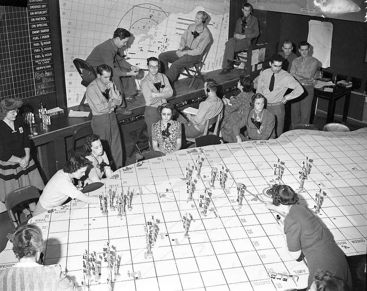 Bay Area Civil Defense., Control board of the Aircraft Warning Service of the 4th Interceptor Command, 1942