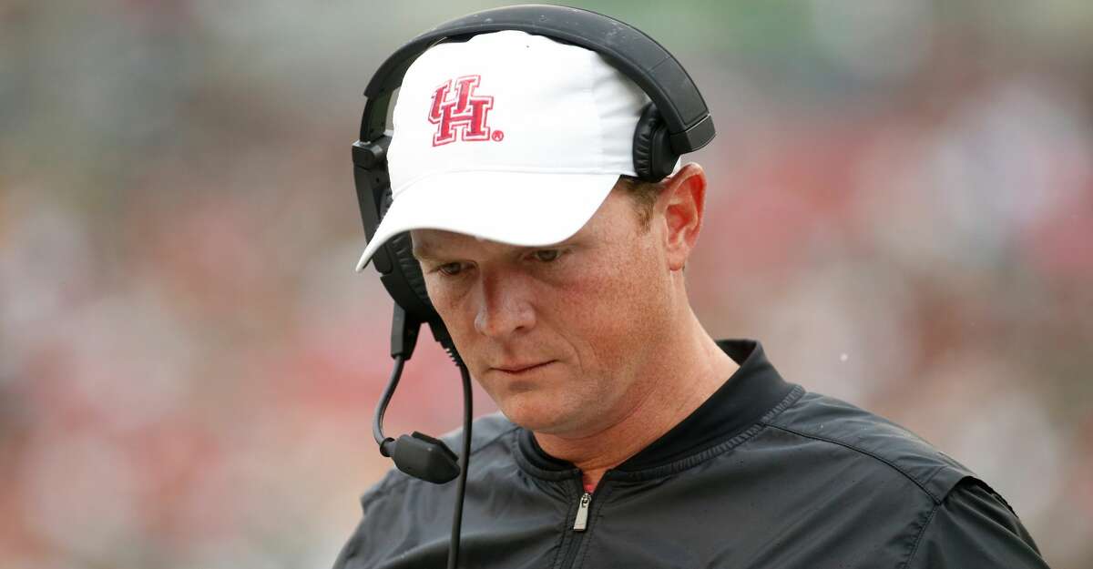TAMPA, FL - OCTOBER 28: Head coach Major Applewhite of the Houston Cougars walks the sidelines during the first quarter of an NCAA football game against the South Florida Bulls on October 28, 2017 at Raymond James Stadium in Tampa, Florida. (Photo by Brian Blanco/Getty Images)