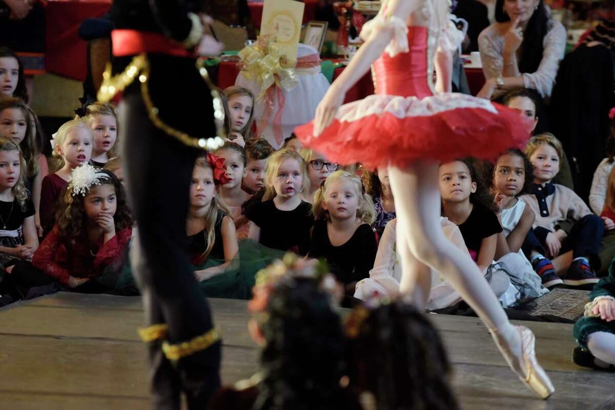 Photos Nutcracker Tea