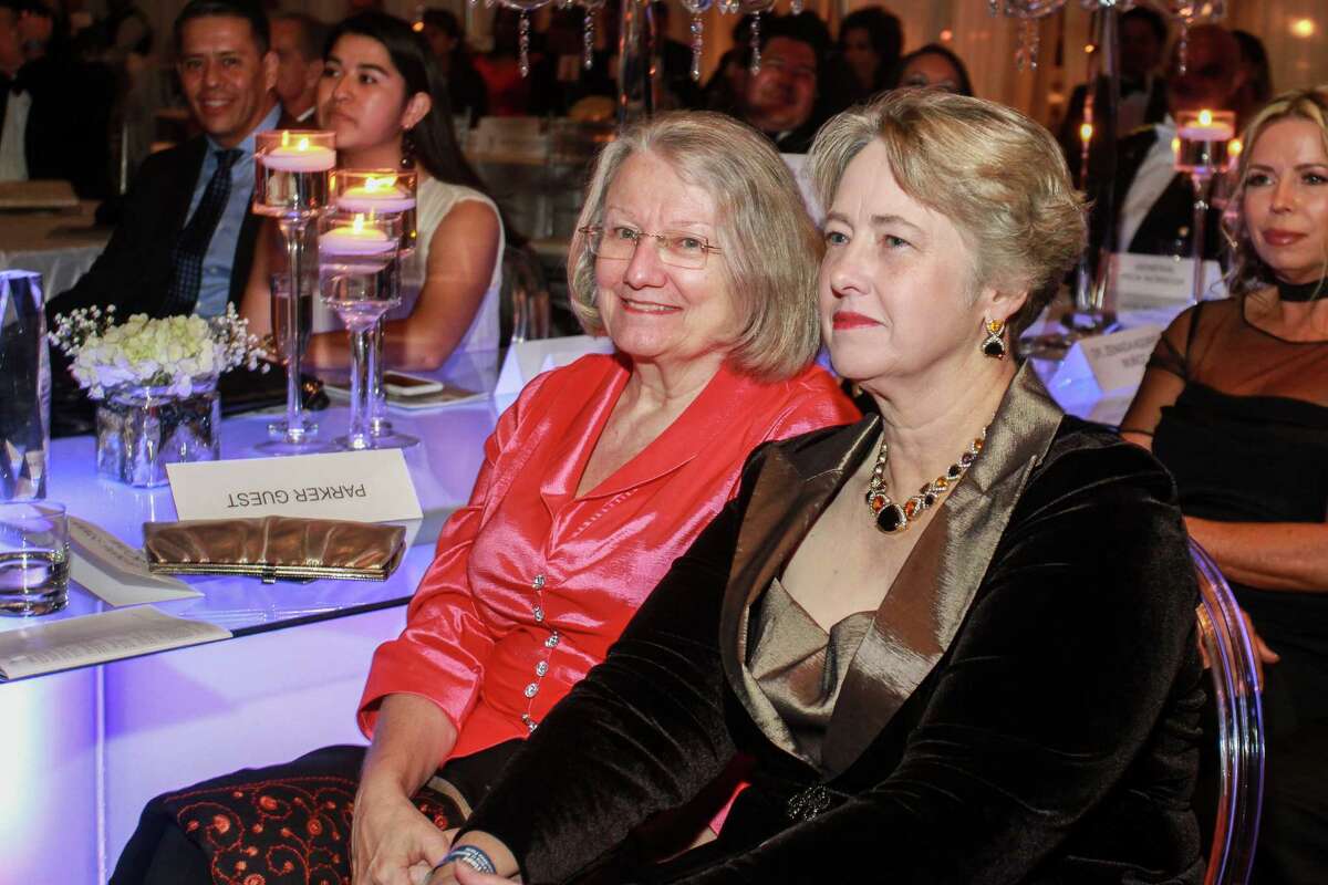 Kathy Hubbard, left, and Annise Parker at the Houston Hispanic Chamber of Commerce annual awards and gala.