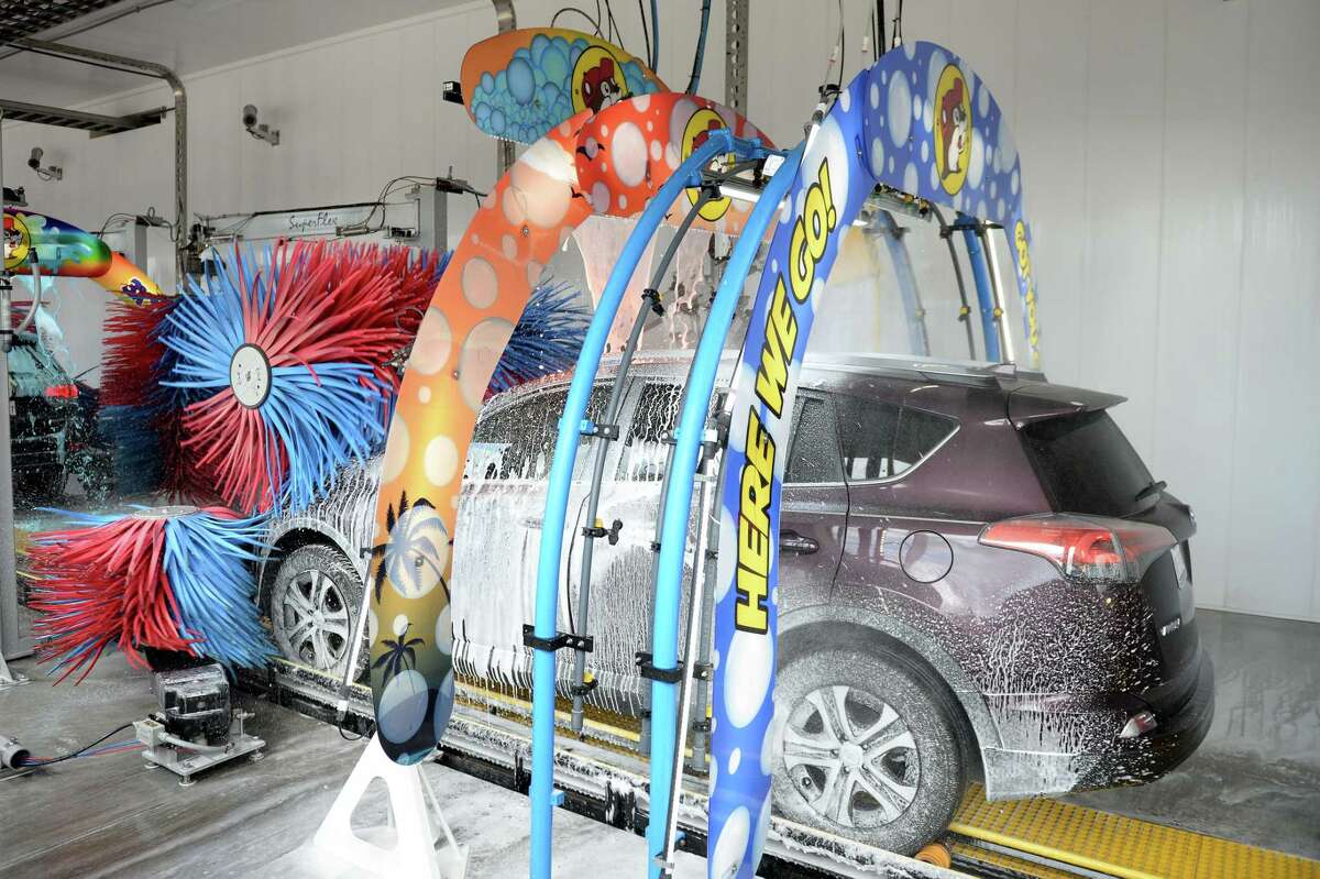 Guinness says Bucee�s carwash in Katy is world�s longest