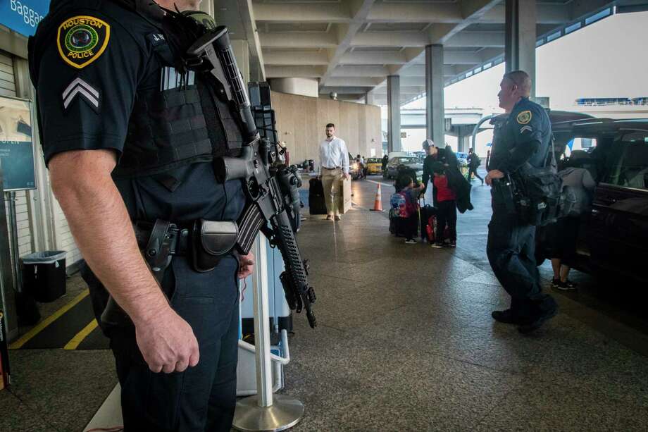 Expect to see Houston Police carrying AR-15s this holiday travel season ...