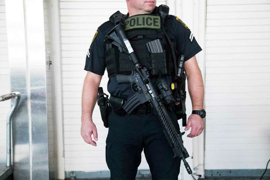 Expect to see Houston Police carrying AR-15s this holiday travel season ...