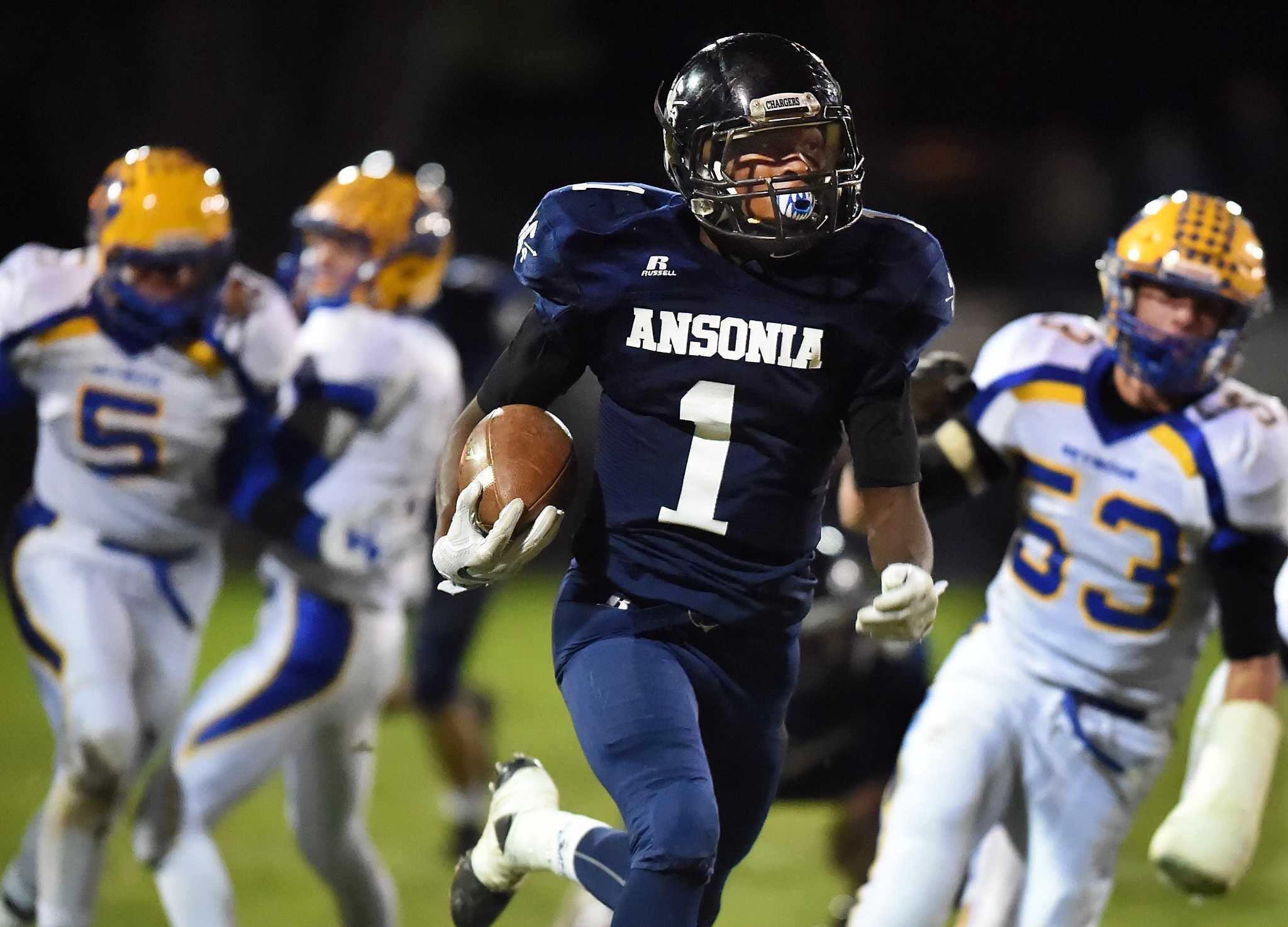 Norwich Free Academy earns playoff berth with win in Thanksgiving rivalry  game