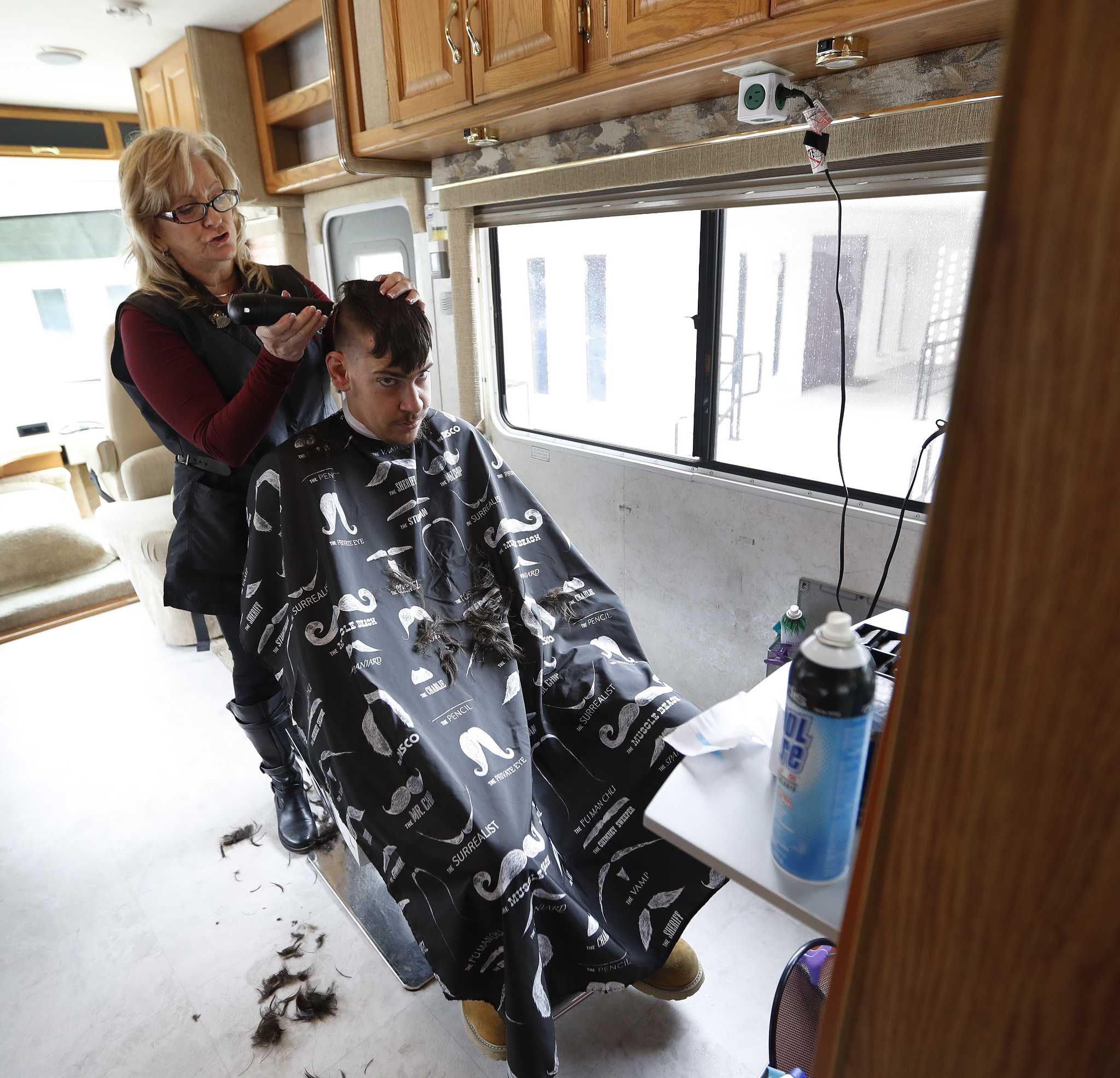 Local stylist critiques Astros' hairstyles