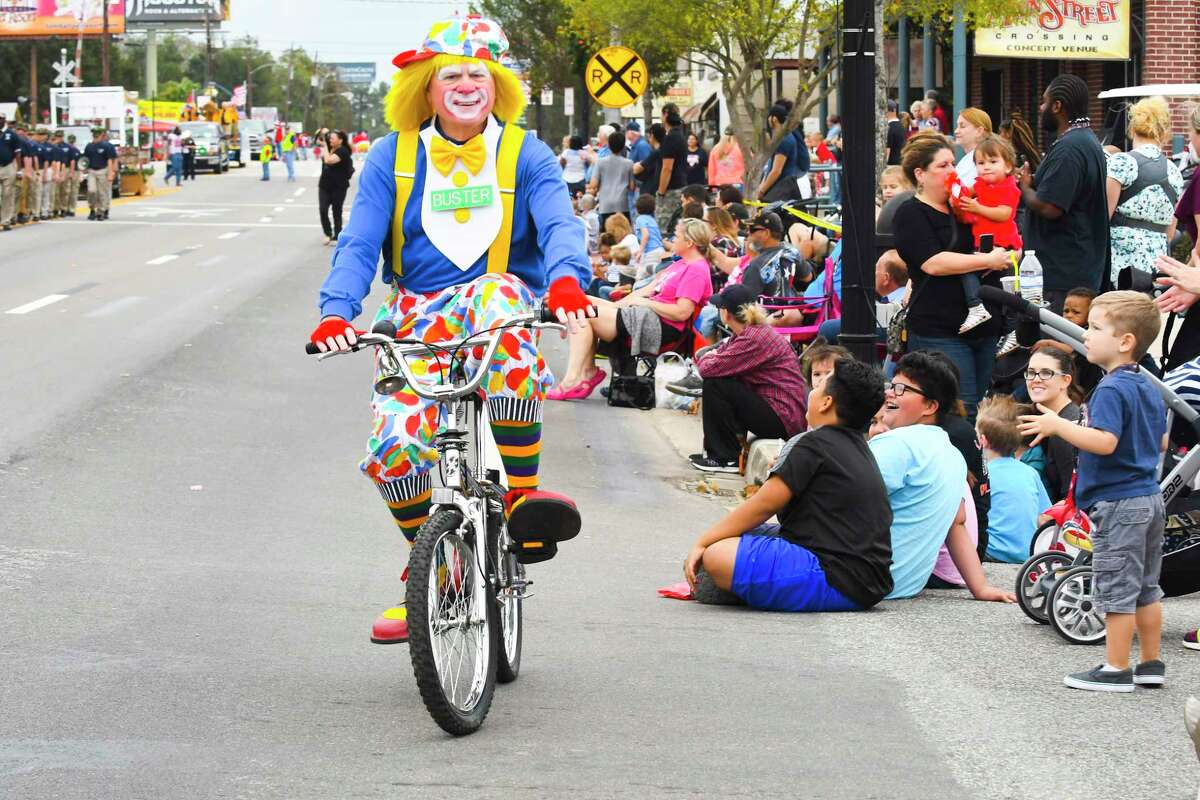 Tomball kicks of holidays with parade, beauty pageant