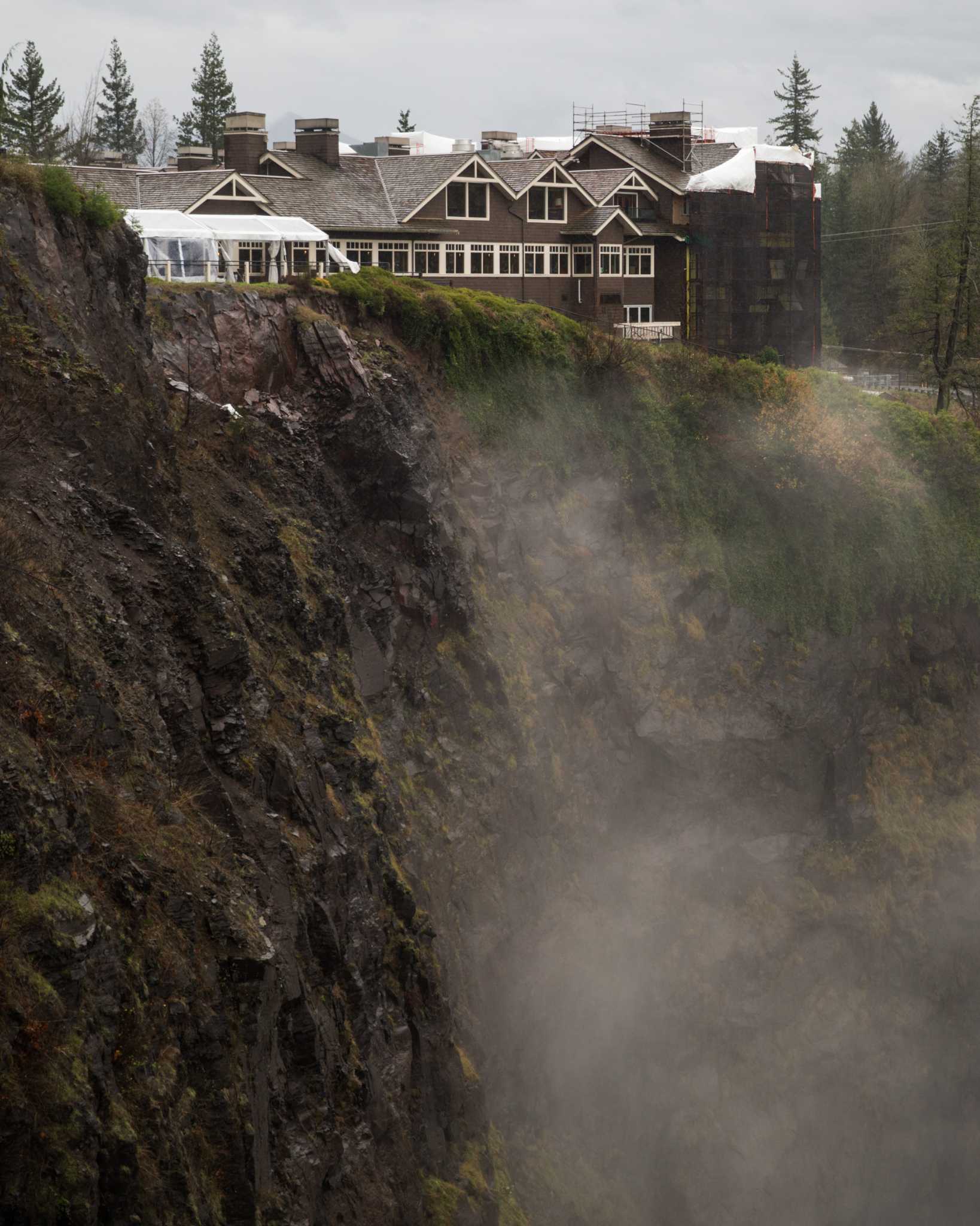 Snoqualmie Falls rages under November rain