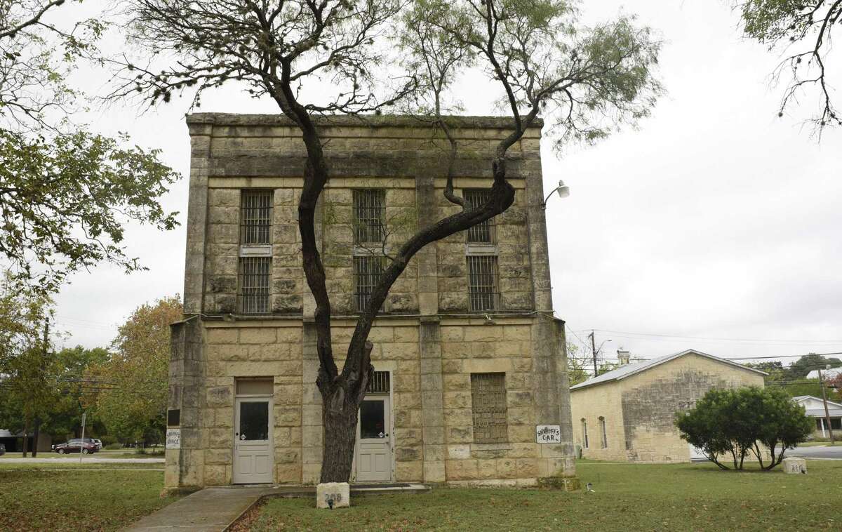 Kendall commissioners ok museum plan for old jail