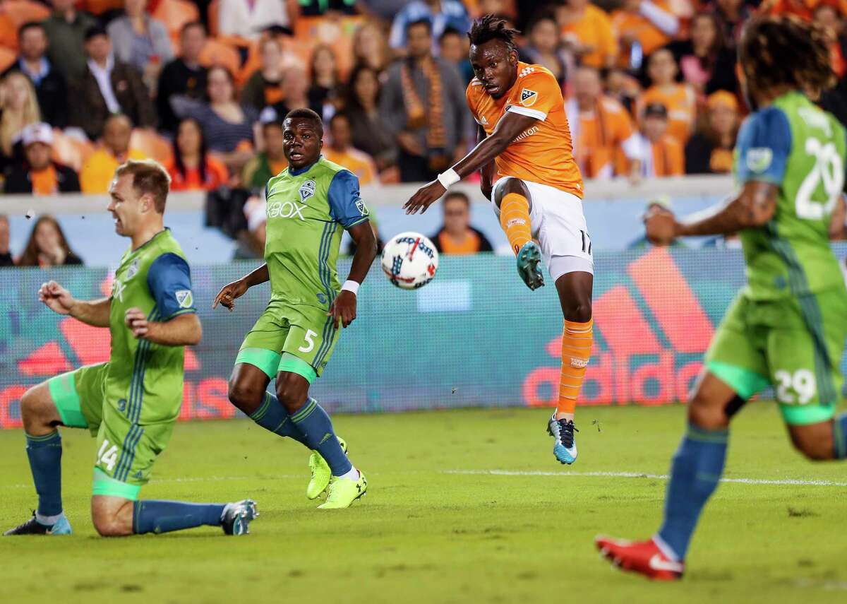 Houston Dynamo forward Alberth Elis (17) takes a shot against the Seattle Sounders during the first half of the MLS Western Conference Finals at BBVA Compass Stadium on Tuesday, Nov. 21, 2017, in Houston.