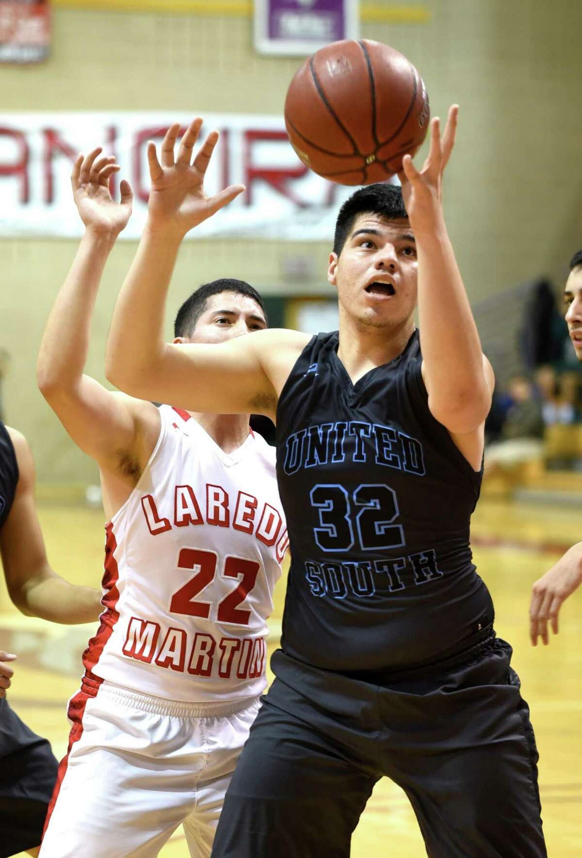 Miguel Martinez matched Eliud Gonzalez with a team-high nine points Monday in United South’s 70-39 loss at No. 10 Wagner.