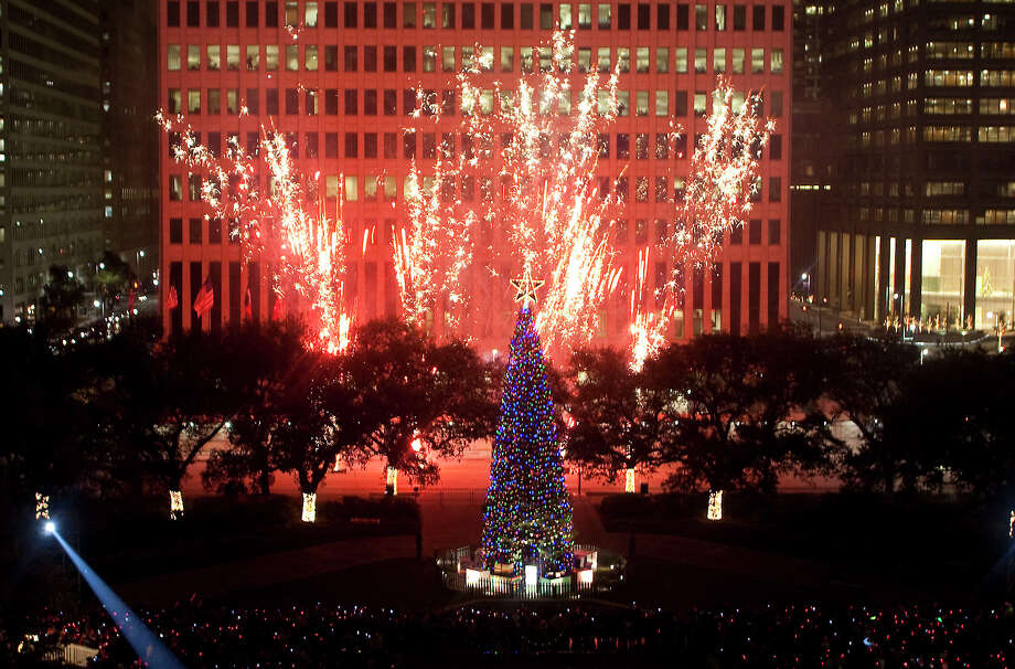 Houston Mayor S Holiday Tree Lighting Set For Dec 1 The Courier Fireworks Explode Over The Christmas Tree During Annual Mayor S Holiday Celebration And Lighting At