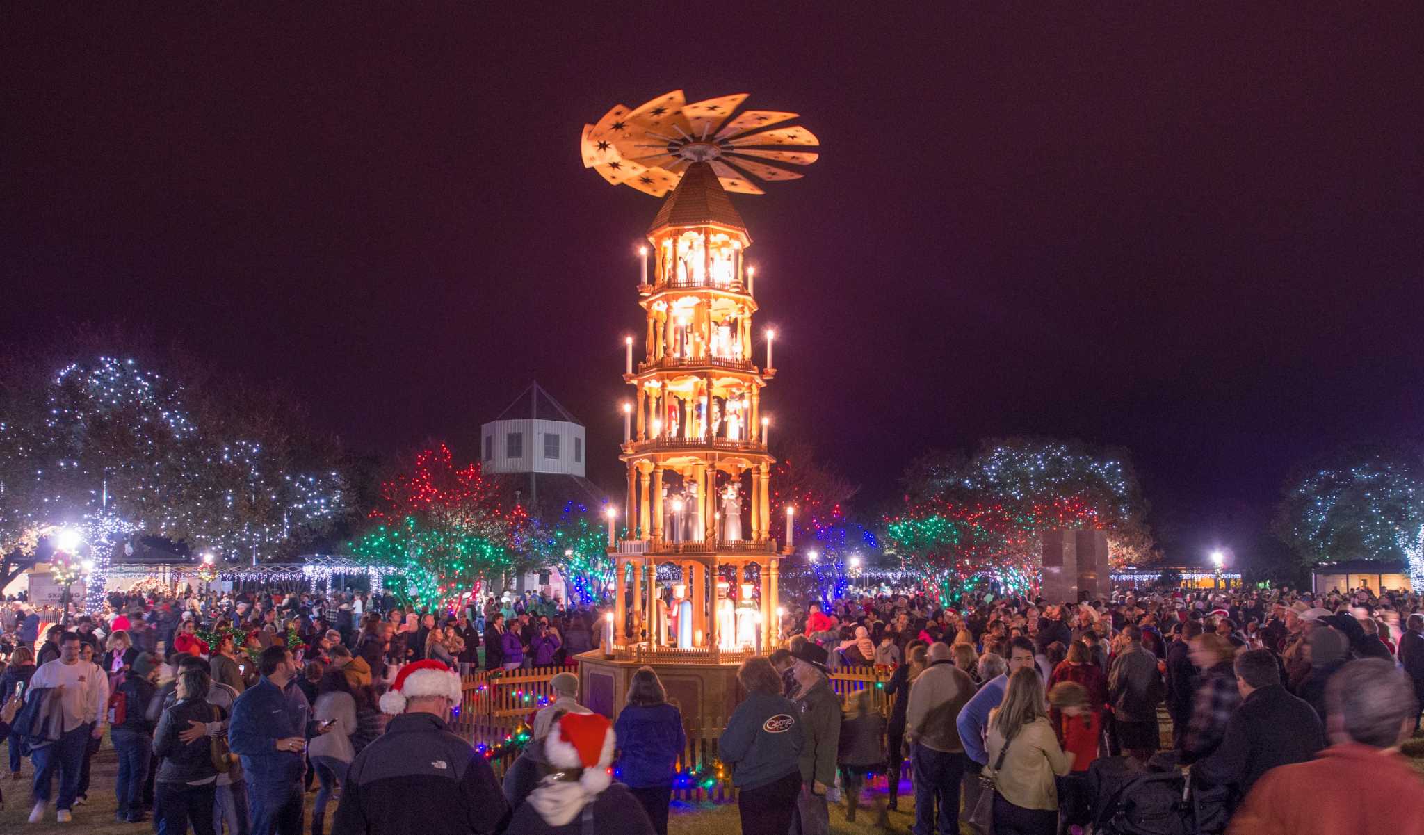 Fredericksburg Texas Christmas 2022 Cities Spread The Holiday Joy All Around Texas