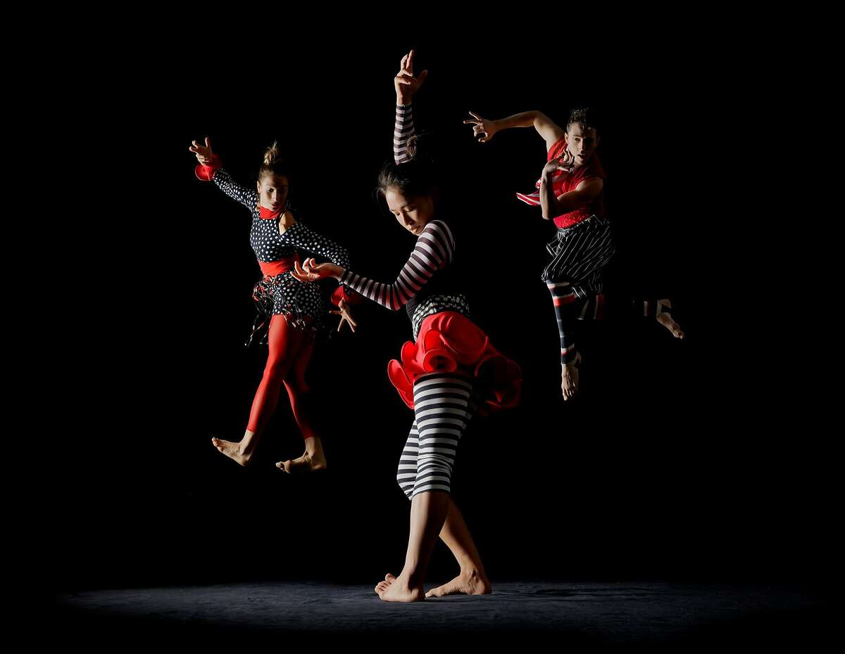 Carolina Czechowska, Michele Wong and Michael Galloway in Garrett + Moulton Productions� new "Zingo," to be performed Dec. 14-16 at ODC Theater in San Francisco. Photo: RJ Muna