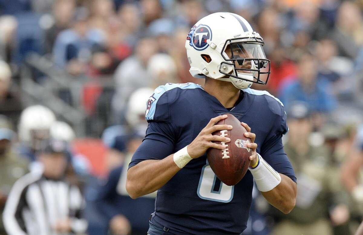 Tennessee minus-3 at Indianapolis Titans 20-13