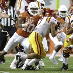 Photo Gallery vs. LA Tech (1st Half) - Image 24: Emmanuel Ellerbee