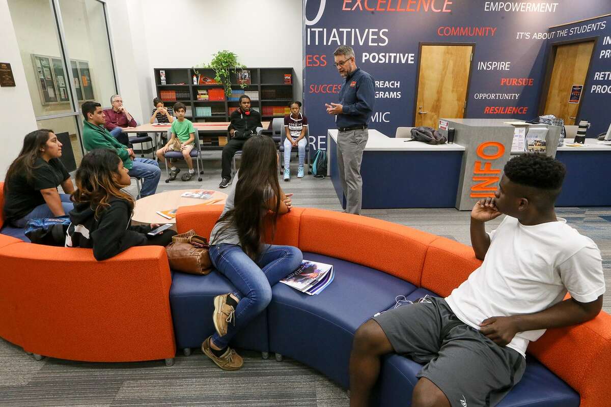 New center will focus UTSA partnerships with ISDs