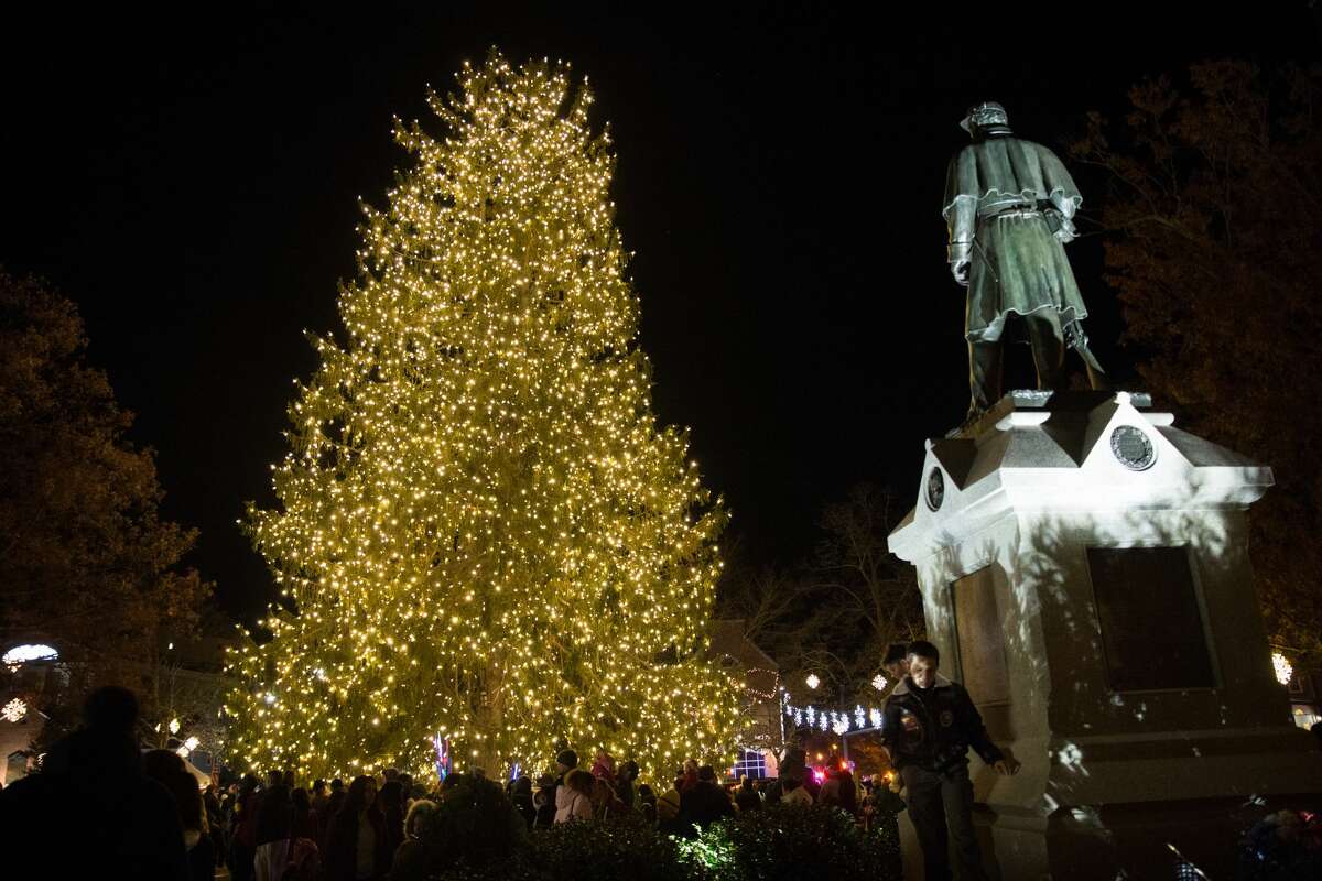 Over 2,000 people attended Middletown's 32nd annual Holiday on Main Street celebrations on Friday, Nov. 24, 2017. The events included dance and choir performances, hayrides, a holiday parade and a tree lighting ceremony followed by fireworks.
