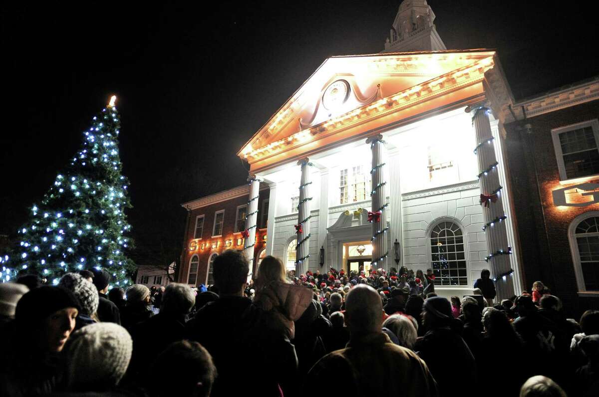Holiday Lighting Festival kicks off in Stratford