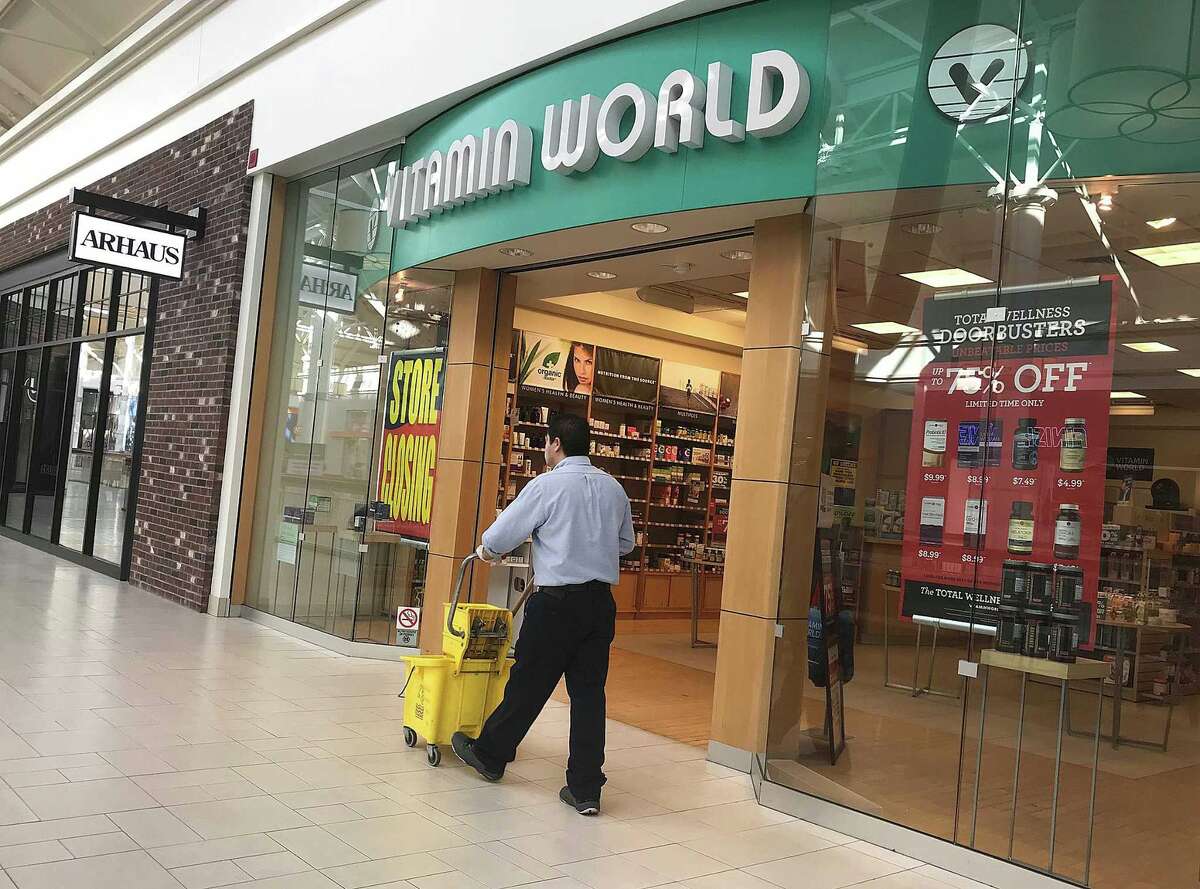 Vitamin World starts store closing sales