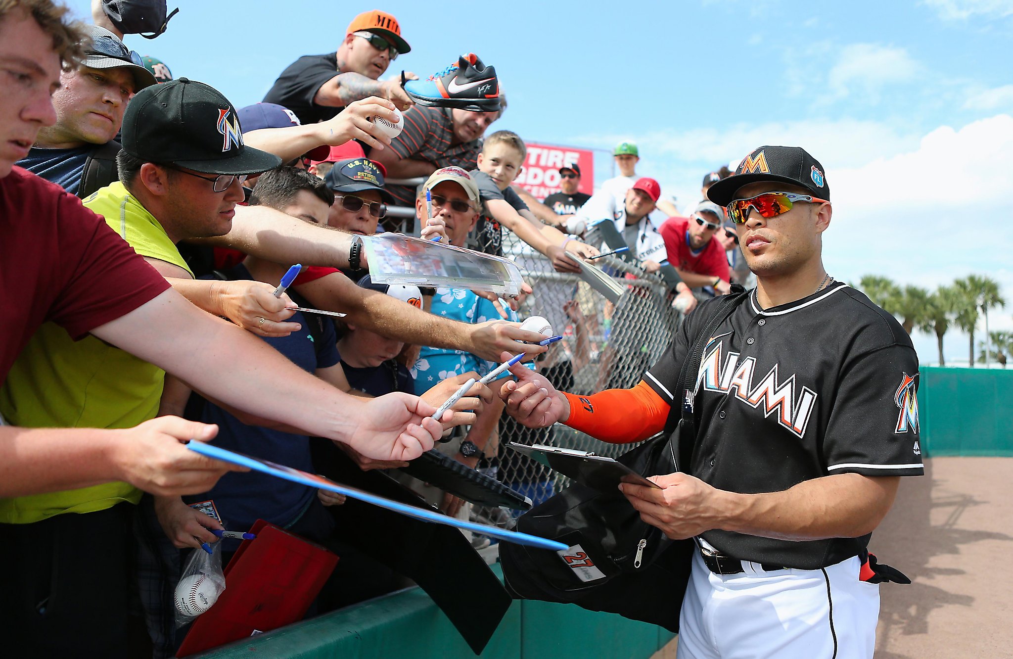 Fans marveled at Giancarlo Stanton squishing baseball with HR swing