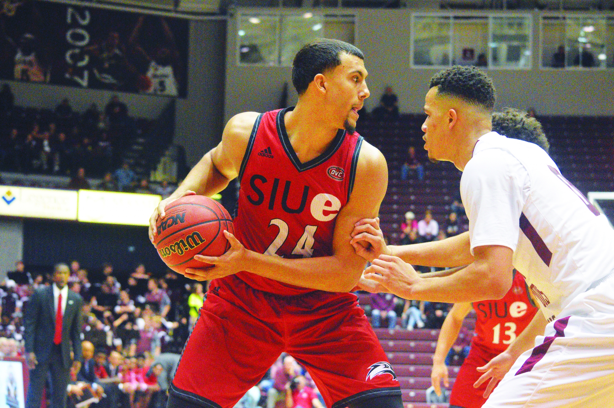 MEN'S BASKETBALL Henry is OVC coPlayer of the Week