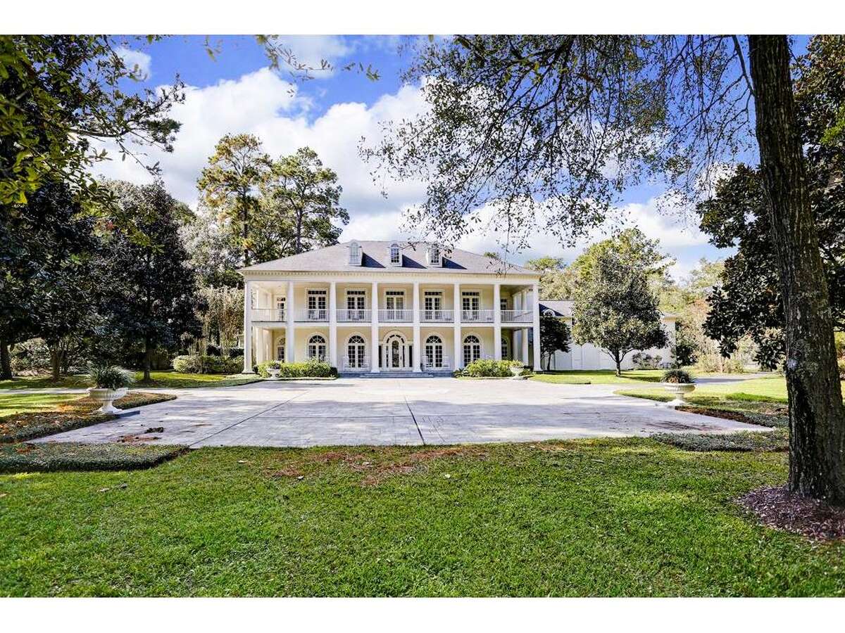 Houston's Rivercrest is a pricey enclave of homes, with lots 3 acres