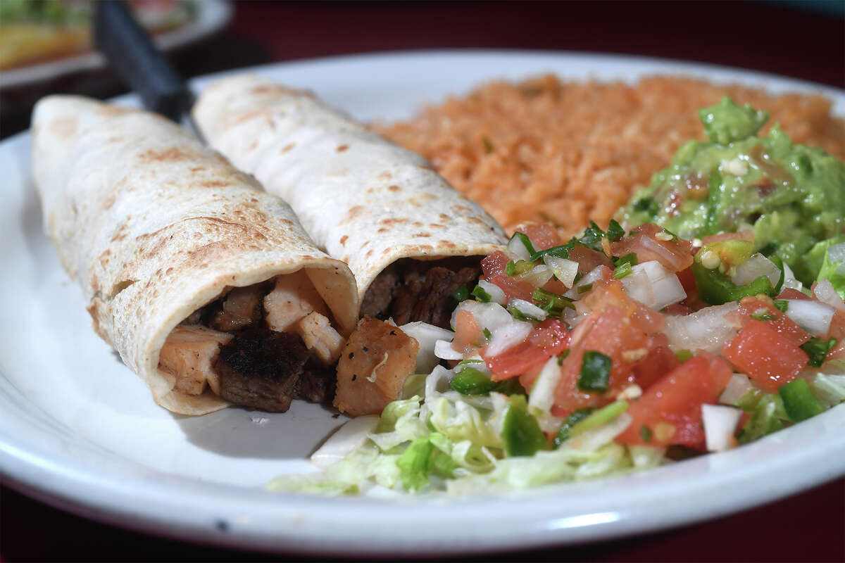 Mi Pueblo serves food with a following