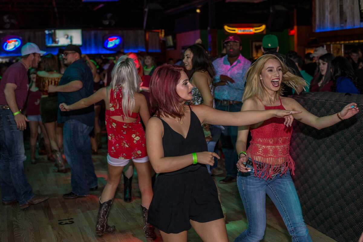 Photos: Daisy Dukes contest, two-stepping heat up San Antonio's Wild West