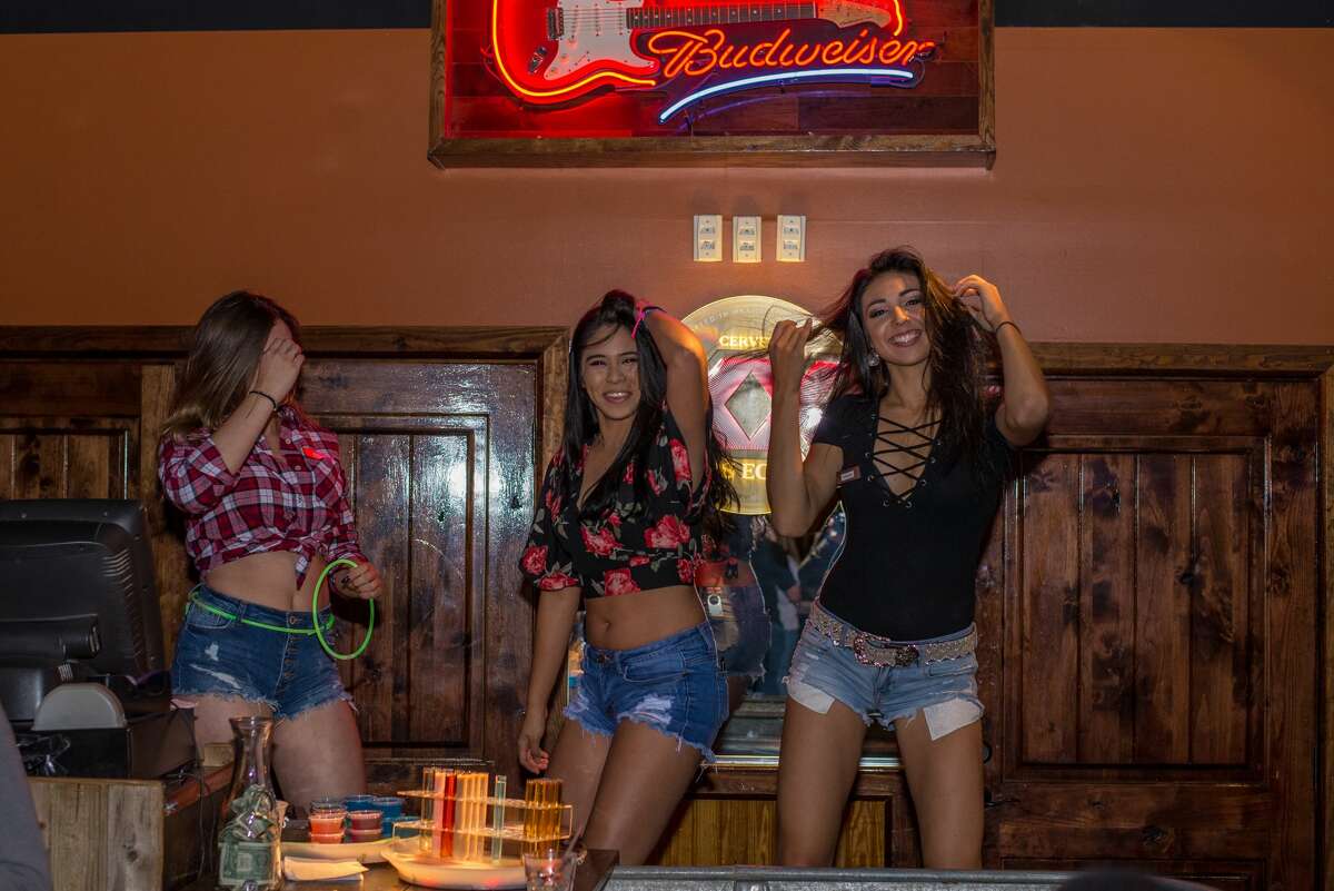 Photos Daisy Dukes Contest Two Stepping Heat Up San Antonios Wild West