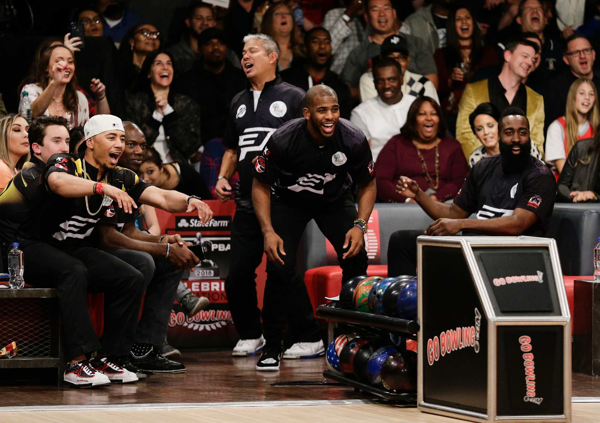 Chris Paul celebrity bowling shows off Rockets' team chemistry