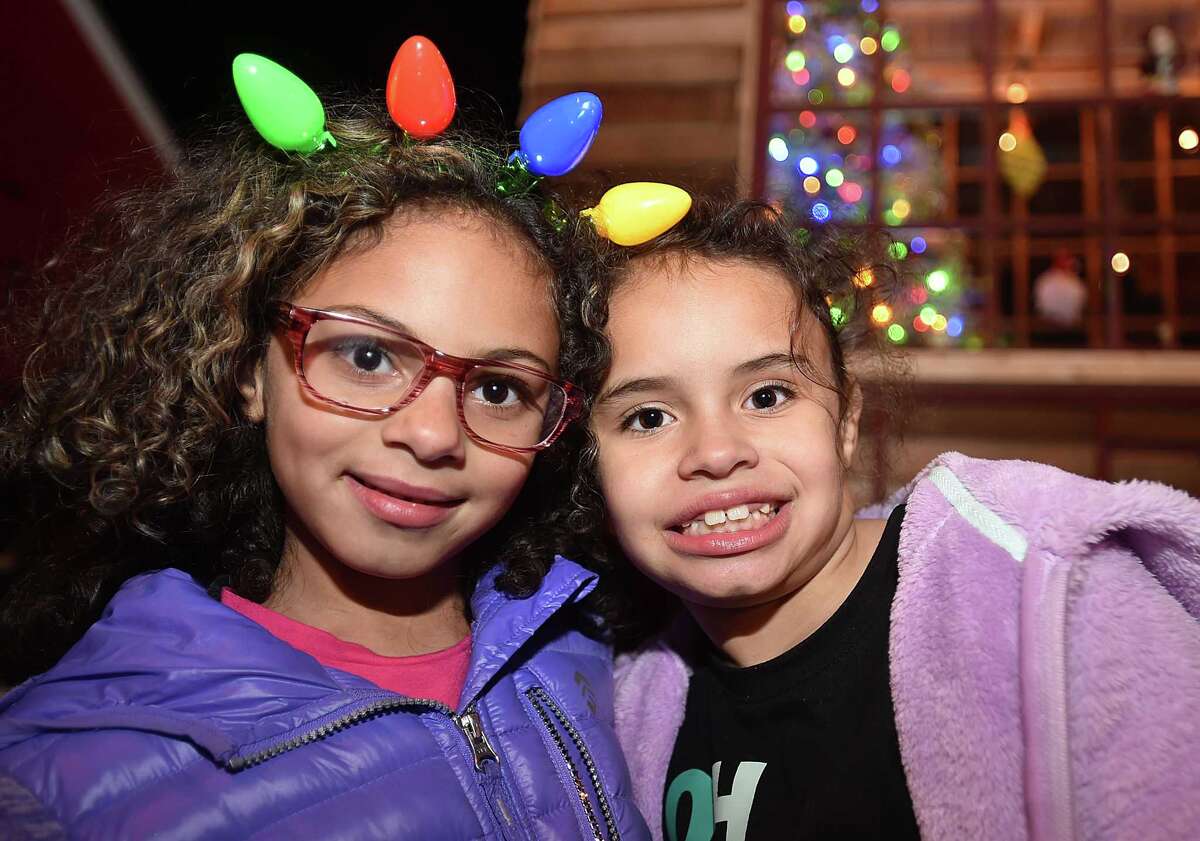 16th Annual Downtown Milford Lamplight Stroll