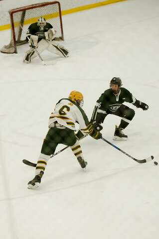 Dow High Hockey Beats Grand Rapids Forest Hills Central 4 1 For