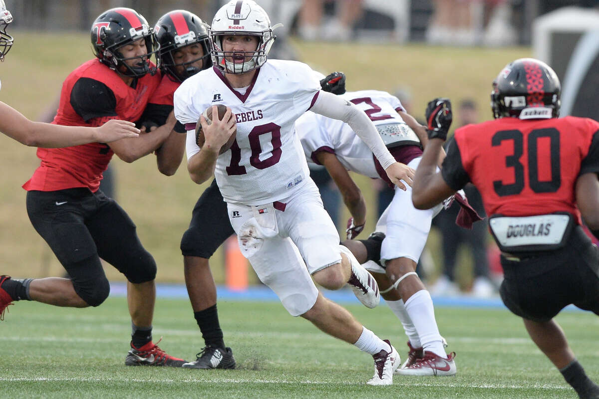 HS FOOTBALL: Euless Trinity comes back to beat Lee in hard-fought game