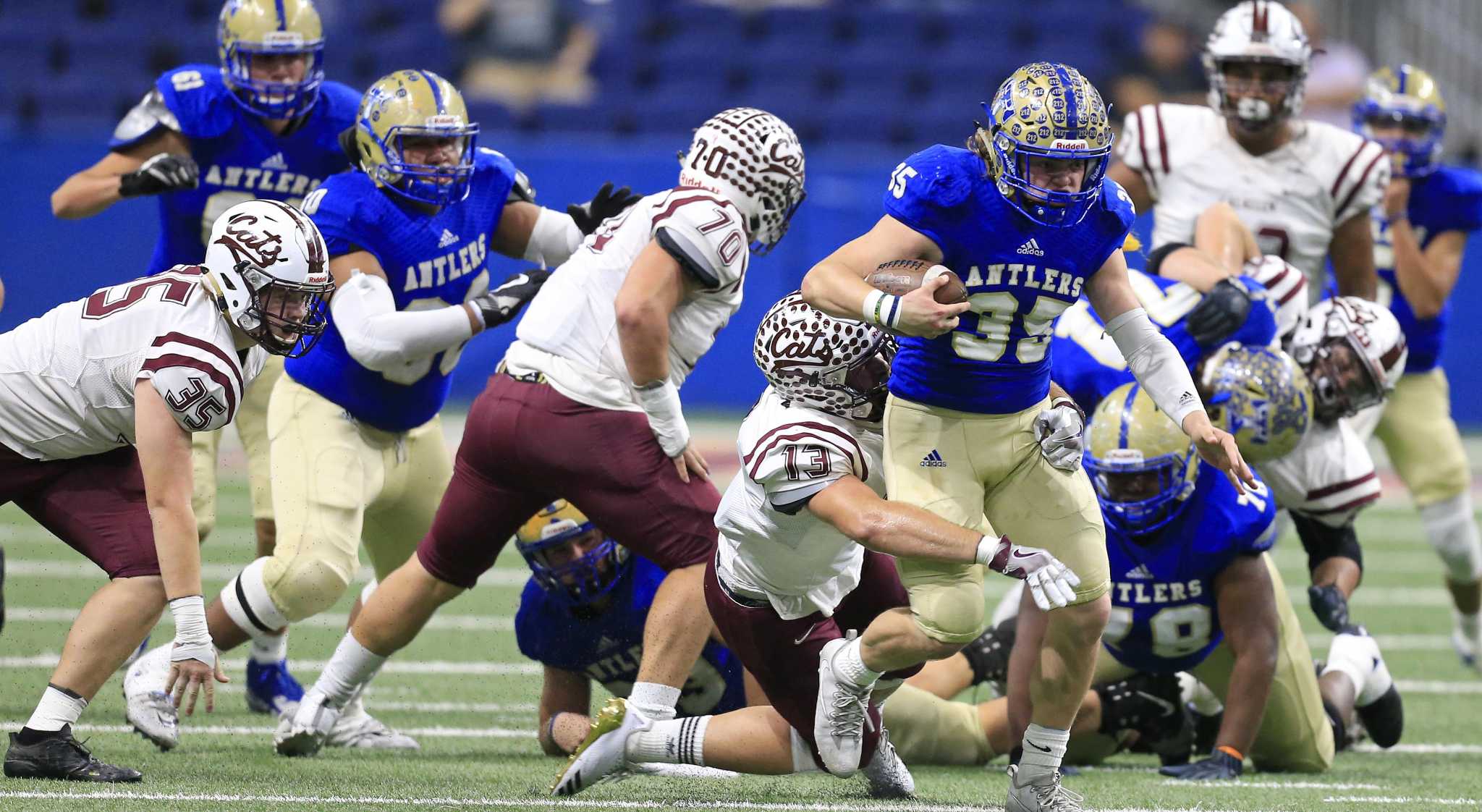 HS football: Calallen offense kicks into high gear in rout of Tivy